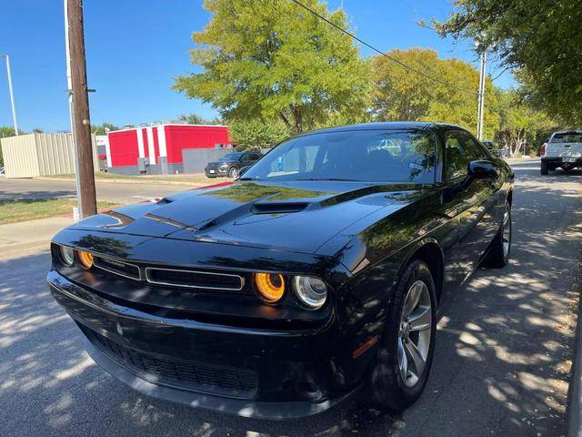 2021 Dodge Challenger SXT RWD photo