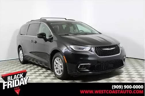 2022 Chrysler Pacifica Minivan Touring L FWD photo