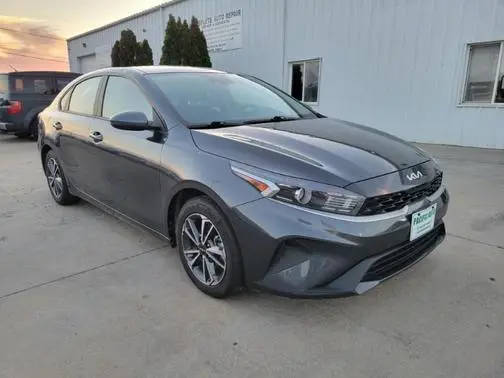 2023 Kia Forte LXS FWD photo