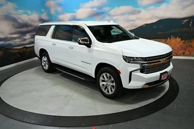 2023 Chevrolet Suburban Premier 4WD photo