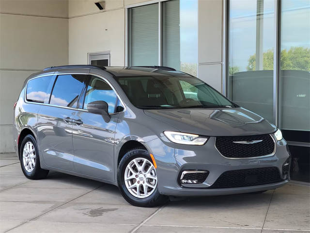 2022 Chrysler Pacifica Minivan Touring L FWD photo