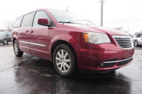 2015 Chrysler Town and Country Touring FWD photo