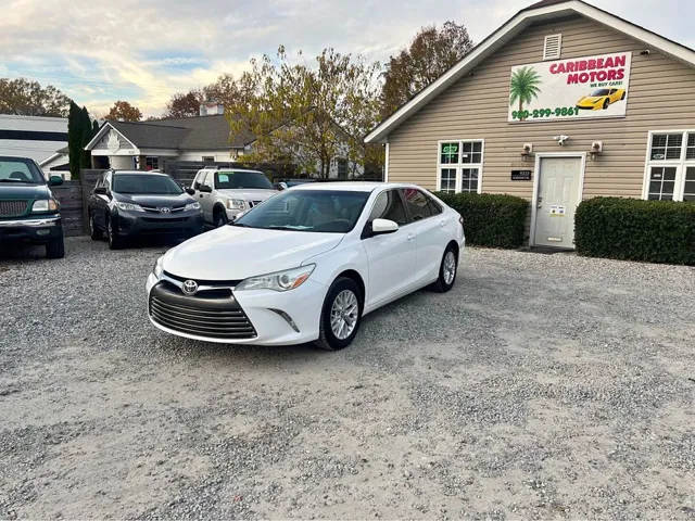 2016 Toyota Camry LE FWD photo