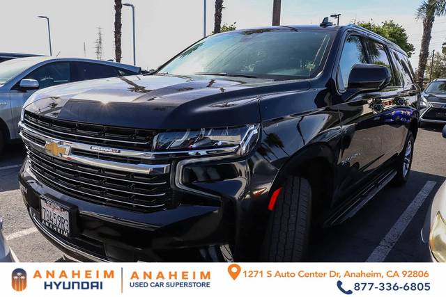 2021 Chevrolet Suburban LT 4WD photo
