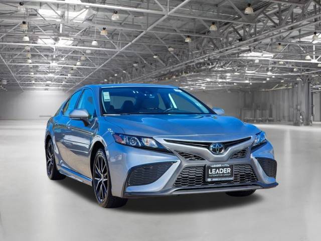 2022 Toyota Camry SE FWD photo