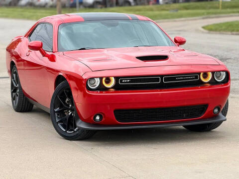 2022 Dodge Challenger GT RWD photo