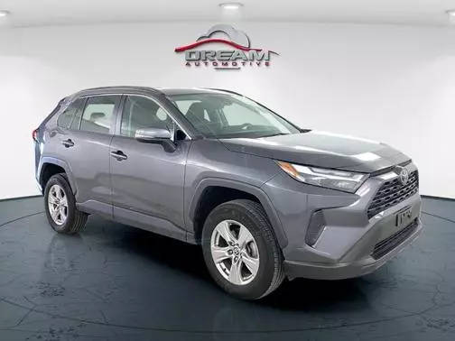 2022 Toyota RAV4 XLE AWD photo