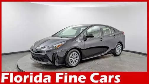 2022 Toyota Prius LE FWD photo