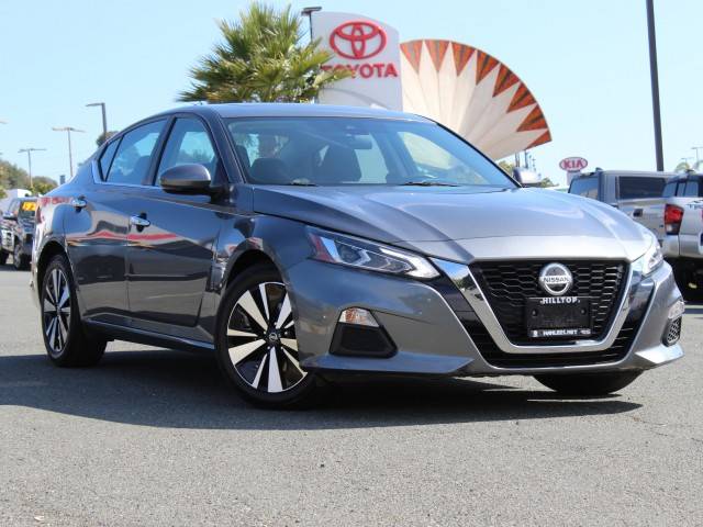 2022 Nissan Altima 2.5 SV FWD photo