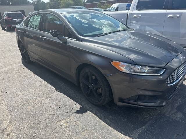 2016 Ford Fusion SE FWD photo