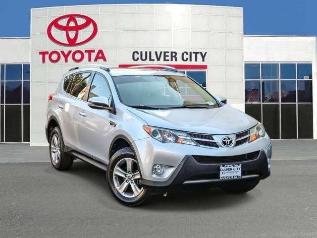 2015 Toyota RAV4 XLE FWD photo