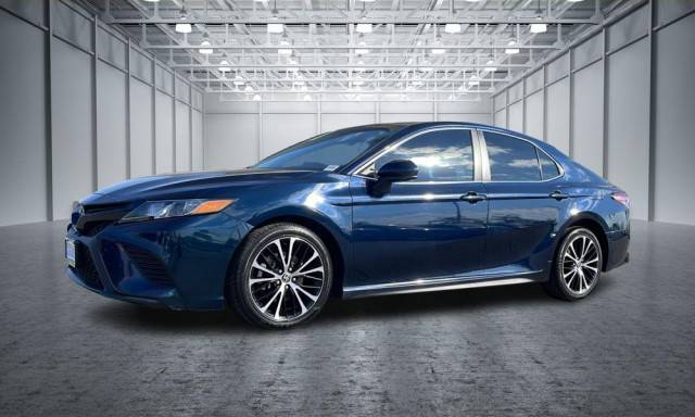 2020 Toyota Camry SE FWD photo