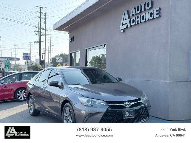 2017 Toyota Camry SE FWD photo