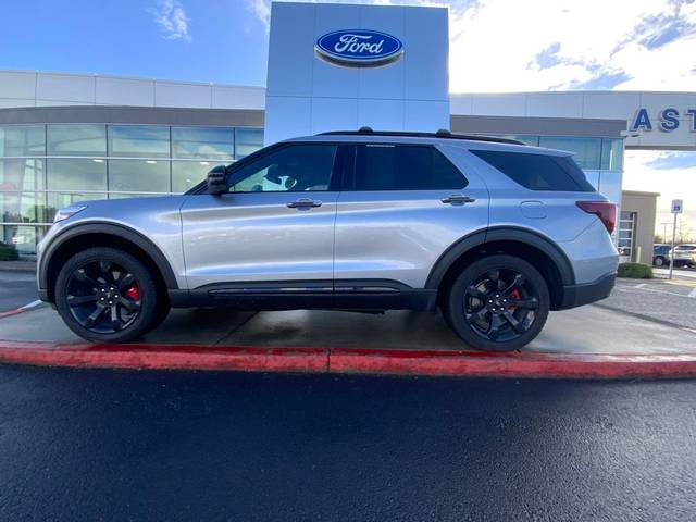 2023 Ford Explorer ST 4WD photo