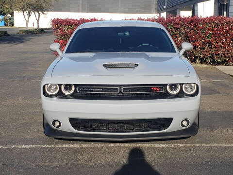 2022 Dodge Challenger R/T RWD photo