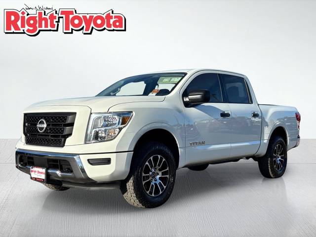 2023 Nissan Titan SV 4WD photo