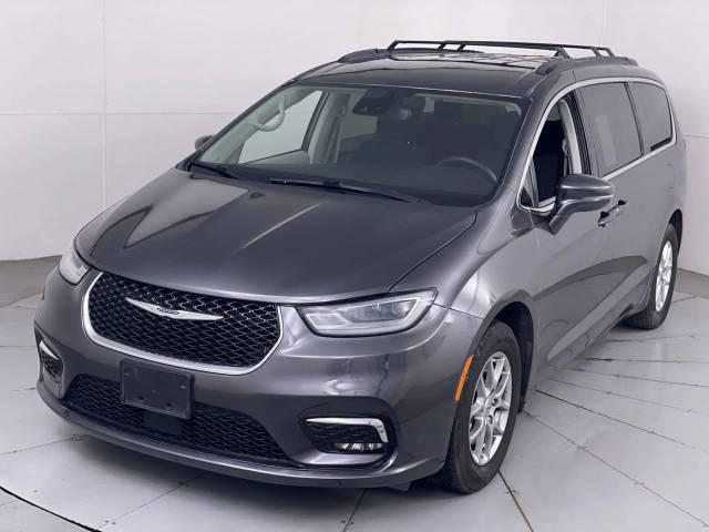 2021 Chrysler Pacifica Minivan Touring FWD photo