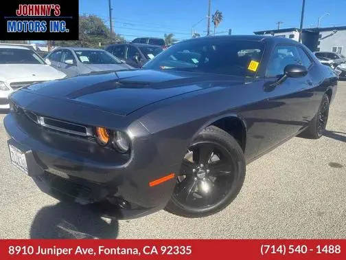 2015 Dodge Challenger SXT RWD photo