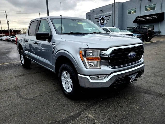 2022 Ford  XLT 4WD photo