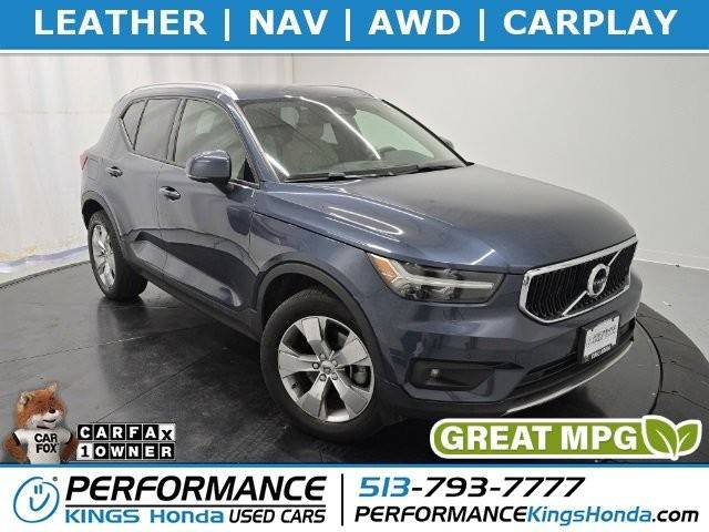 2021 Volvo XC40 Momentum AWD photo