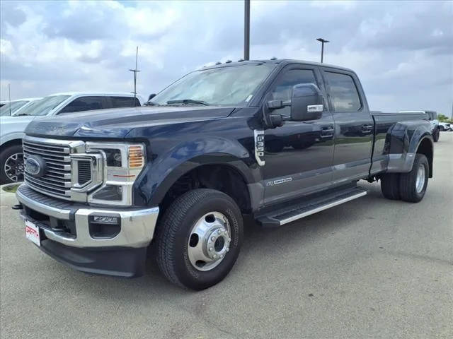 2022 Ford F-350 Super Duty LARIAT 4WD photo