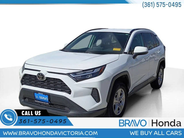 2022 Toyota RAV4 XLE AWD photo