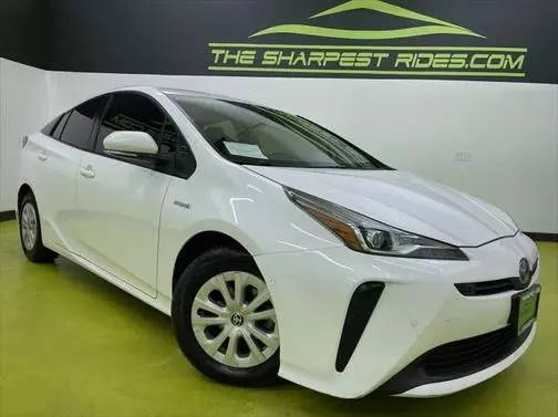 2022 Toyota Prius LE FWD photo