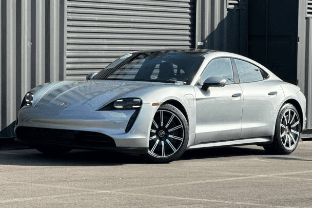 2023 Porsche Taycan RWD photo
