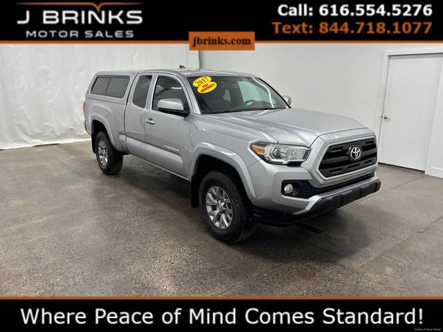 2017 Toyota Tacoma SR5 4WD photo