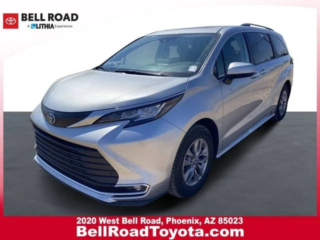 2023 Toyota Sienna XLE FWD photo