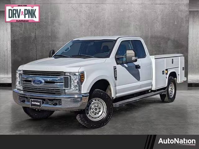 2018 Ford F-350 Super Duty XLT 4WD photo