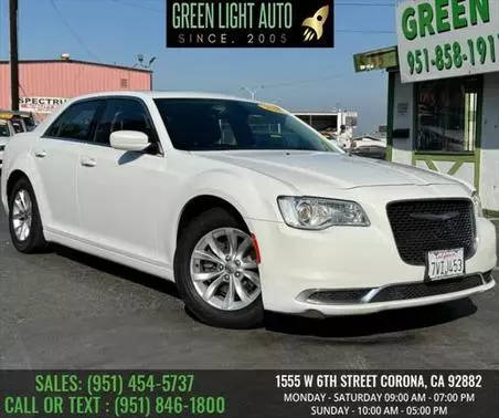 2016 Chrysler 300 Limited RWD photo