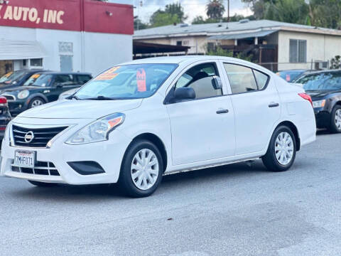 2015 Nissan Versa S Plus FWD photo