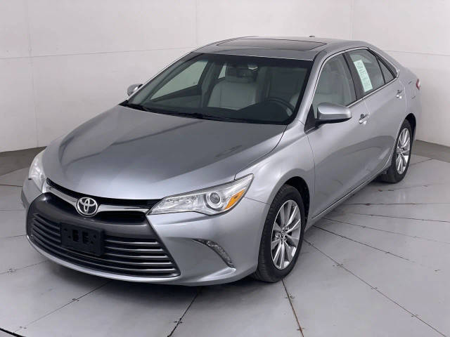 2016 Toyota Camry XLE FWD photo