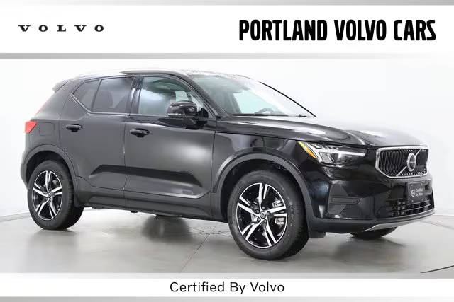 2023 Volvo XC40 Core AWD photo