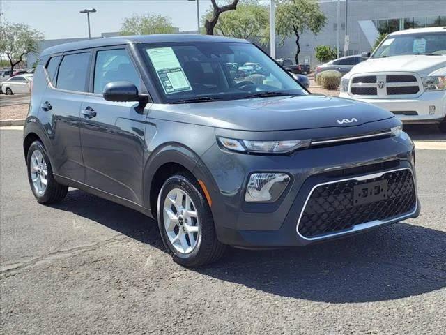 2022 Kia Soul LX FWD photo