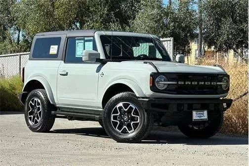 2021 Ford Bronco 2 Door Outer Banks 4WD photo