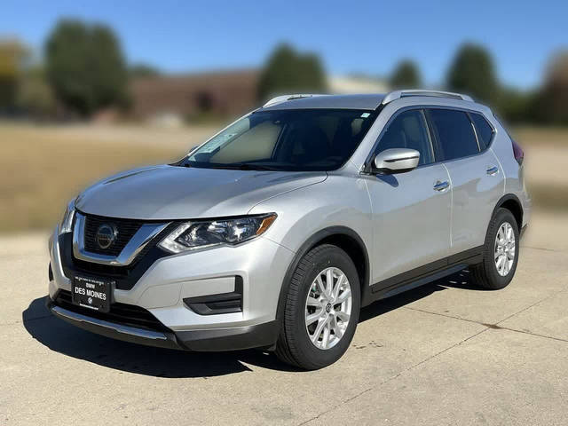 2020 Nissan Rogue SV FWD photo