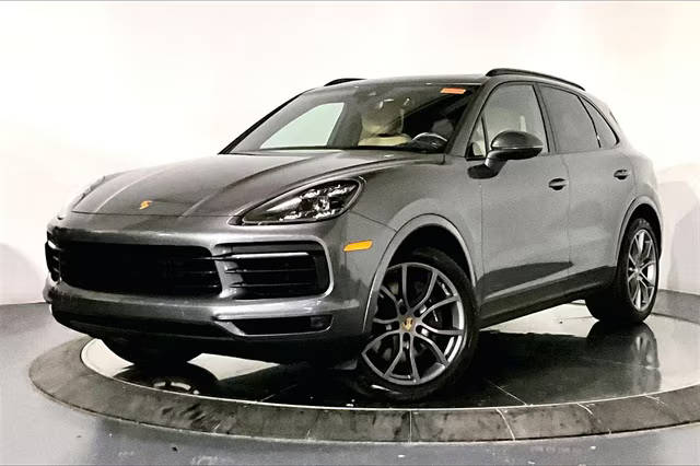 2022 Porsche Cayenne  AWD photo