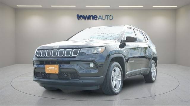 2022 Jeep Compass Latitude 4WD photo