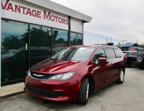 2019 Chrysler Pacifica Minivan LX FWD photo