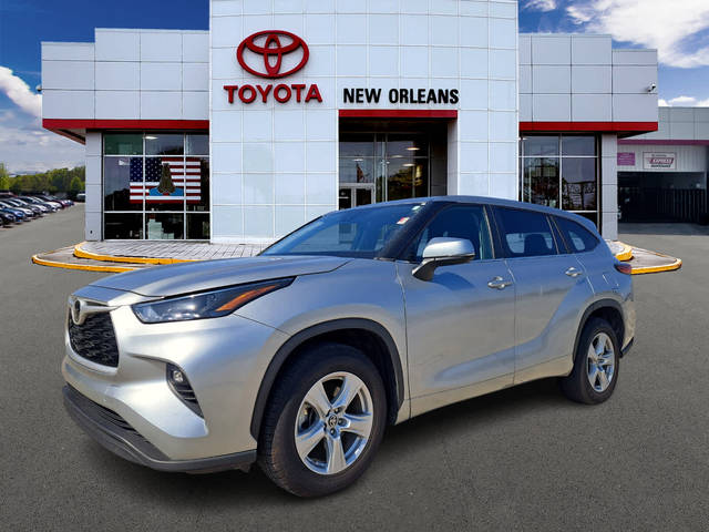 2023 Toyota Highlander LE FWD photo