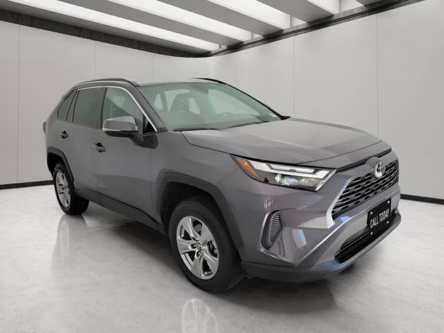 2022 Toyota RAV4 XLE AWD photo