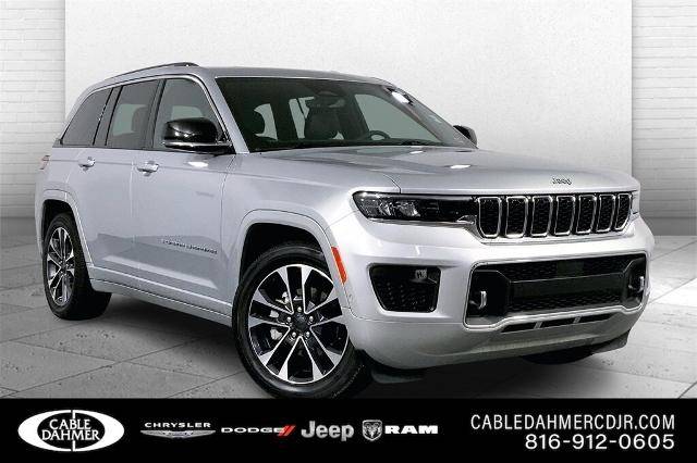 2023 Jeep Grand Cherokee Overland 4WD photo