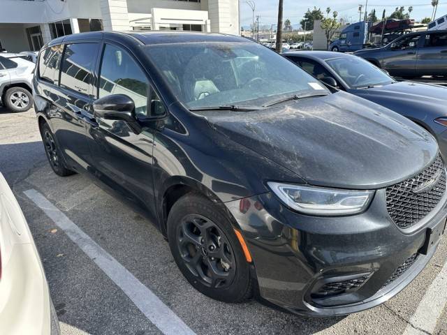 2022 Chrysler Pacifica Minivan Hybrid Limited FWD photo