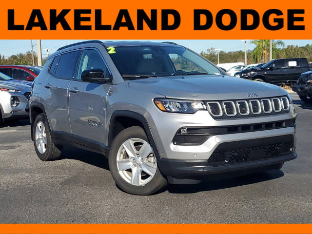 2022 Jeep Compass Latitude 4WD photo