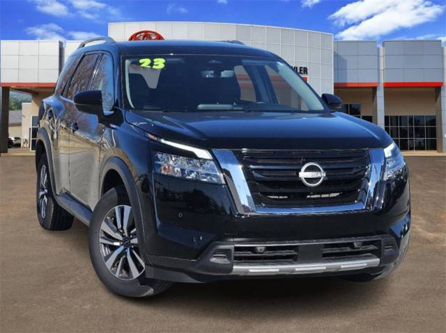 2023 Nissan Pathfinder SL 4WD photo