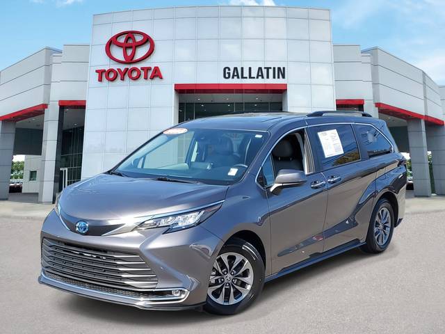 2023 Toyota Sienna XLE AWD photo