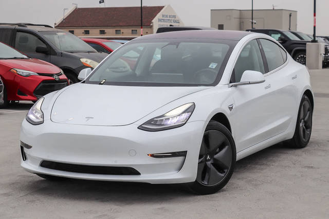 2018 Tesla Model 3  RWD photo