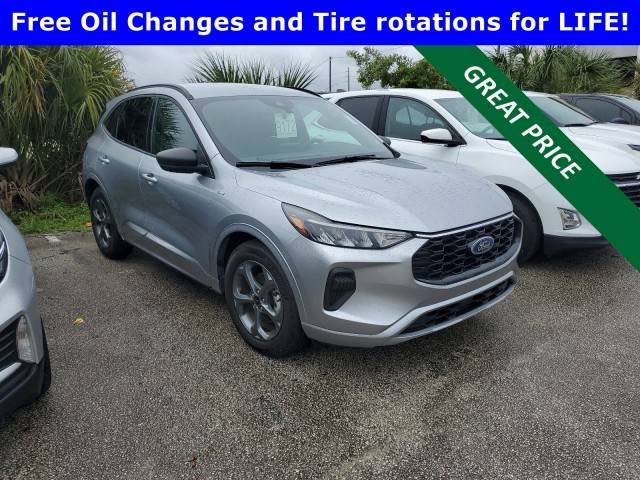 2023 Ford Escape ST-Line FWD photo